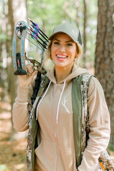 This Outdoor Channel star gets an amazing update on her cancer。